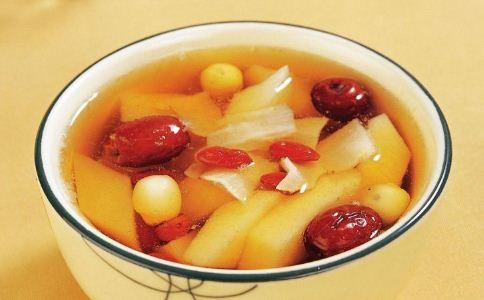 口腔溃疡喝菊花茶有用吗菊花茶能治疗溃疡吗？(口腔溃疡喝什么汤去火）