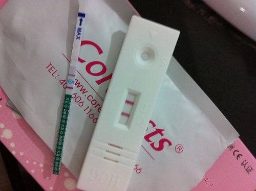 半夜测怀孕试纸准吗(试纸测怀孕准不准）
