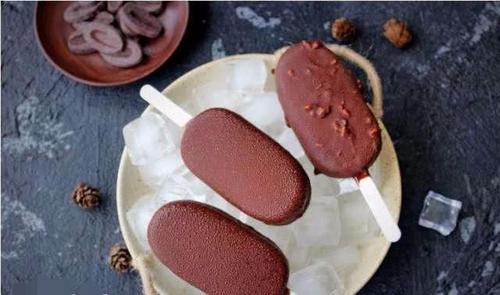 吃冰淇淋会导致宫寒吗(吃一块雪糕进多少寒气）