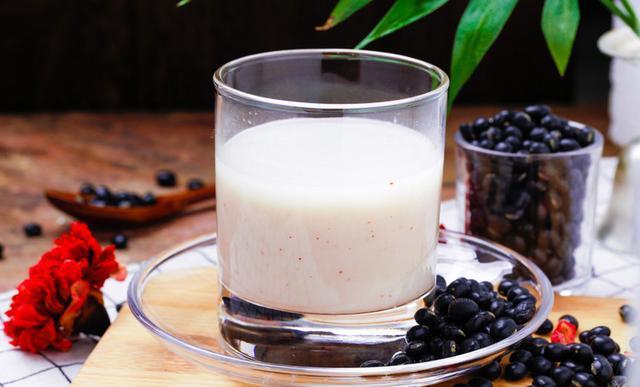 吃黑豆豆浆容易怀孕吗(黑豆浆可以助孕吗）