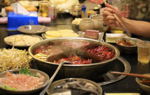 吃火锅影响怀孕吗(孕早期吃火锅对胎儿有影响吗)