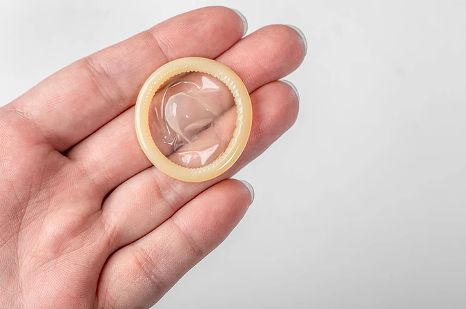 避孕套会过期吗(安全套过期了有危害吗）