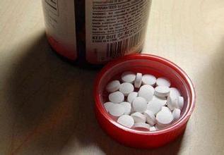 为什么经期会头疼如何缓解经期头疼？(怎样来解决这种经期头痛的问题呢）