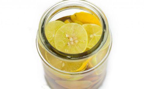 体寒的人可以喝柠檬水吗(体寒上火的人怎么调理)