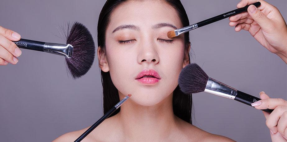 化妆影响怀孕吗(备孕前多久不能化妆）