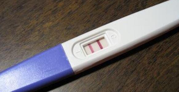 同房几天后可以用验孕棒测出来(刚怀孕怎么自然弄掉）