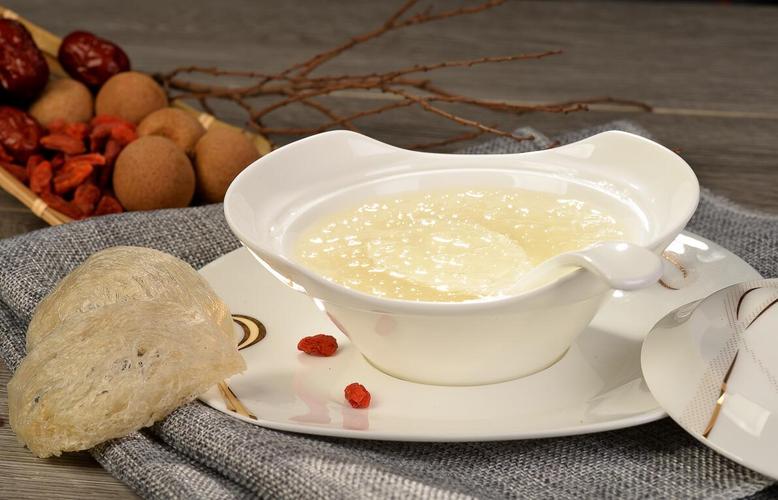 口腔溃疡吃燕窝有用吗(燕窝可以帮助口腔溃疡恢复吗）