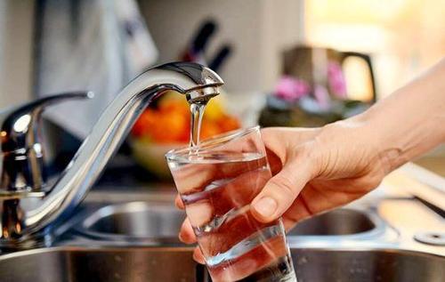 哪些人不能喝姜汁可乐(姜汁可乐血糖高的人能喝吗）