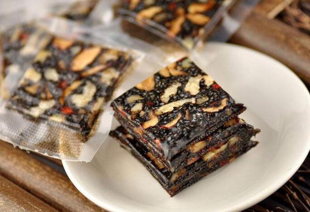 卵巢早衰可以吃阿胶吗(卵巢早衰吃什么可以补回来）