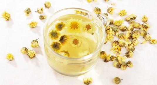 口腔溃疡喝菊花茶有用吗菊花茶能治疗溃疡吗？(口腔溃疡喝什么汤去火）