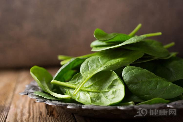 菠菜怎么吃补铁补血(菠菜咋样补铁最好）