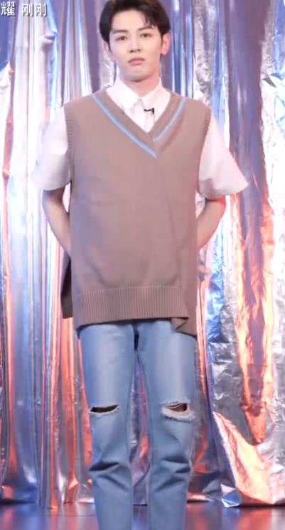 乳房温度高是怎么回事(女性胸发热是什么情况）