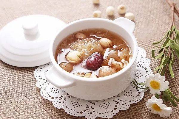 贫血喝什么汤最有营养(孕妇贫血喝什么汤补血最好）