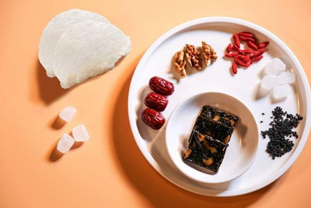 贫血的人吃阿胶膏有用吗(孕妇补血吃阿胶糕可以吗）