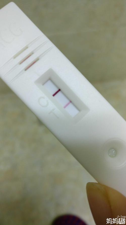 验孕棒在晚上测试准确吗(验孕试纸晚上测准吗）