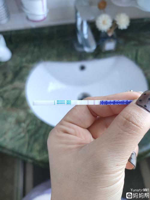 验孕棒上一深一浅2条杠究竟是怀上了没有？(早孕一深一浅两条杠）