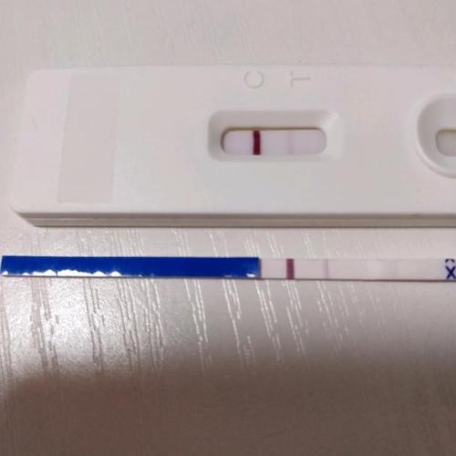 验孕棒半个小时两条线是什么意思(2个验孕棒一个怀了一个没怀）