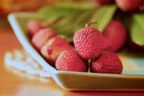 贴三伏贴可以吃荔枝吗(三伏贴不适宜人群）