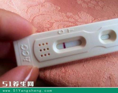 验孕棒两条杠颜色浅怎么回事(验孕棒另外一条杠很浅很浅）