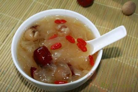 贫血喝什么汤最有营养(孕妇贫血喝什么汤补血最好）