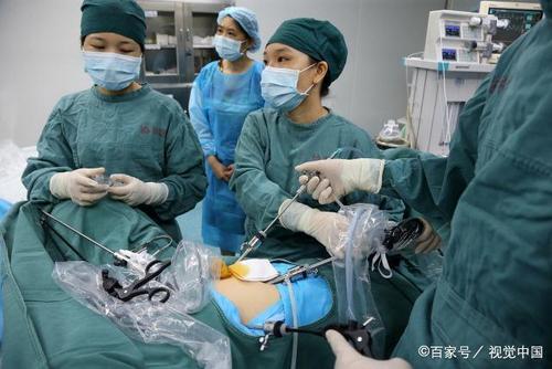 输卵管伞端粘连能自然怀孕吗(做了腹腔镜一年了怀不上）