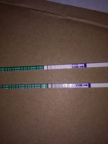 验孕棒一深一浅是女孩吗(一深一浅是来月经先兆)