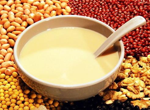 贫血喝豆浆有用吗(喝豆浆对贫血有好处吗）