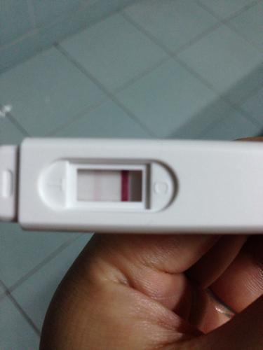 验孕棒一深一浅是女孩吗(一深一浅是来月经先兆)