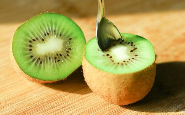 贫血的人可以吃猕猴桃吗(贫血能吃什么水果)