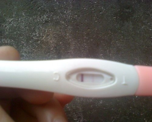 验孕棒一深一浅是否怀孕(验孕纸上一深一浅）