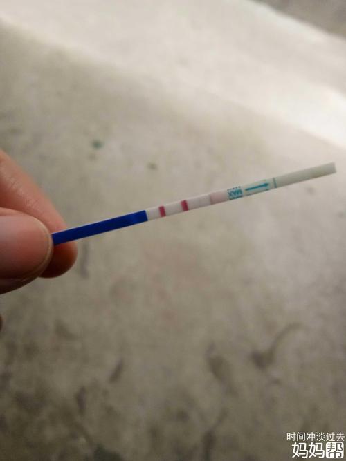 验孕棒十分钟以后显示两条线是怀孕吗(验孕试纸放了半小时又出来第二条杠）