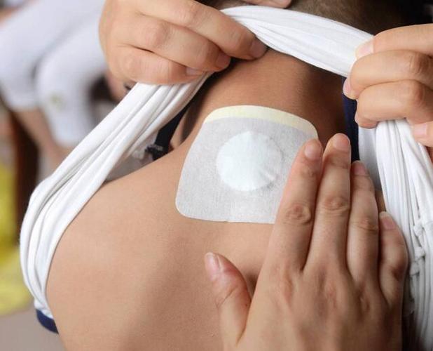 贴三伏贴能喝白酒吗(生病能贴三伏贴吗）