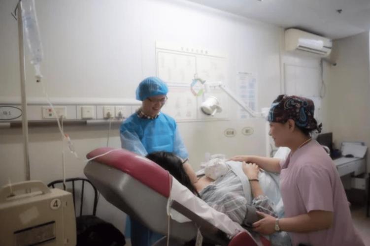 输卵管通水几天能同房(做完输卵管通水后多久可以要孩子）