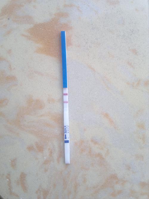验孕棒一深一浅是假孕吗(验孕棒假孕有几种情况）