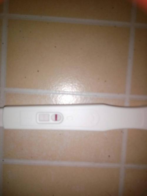 验孕棒不到一分钟检测结果准确吗(验孕棒在同房几天后测）