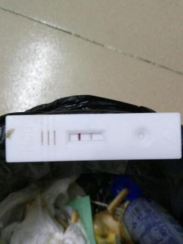 验孕棒上两条红线怎么回事(验孕纸上两条红线）