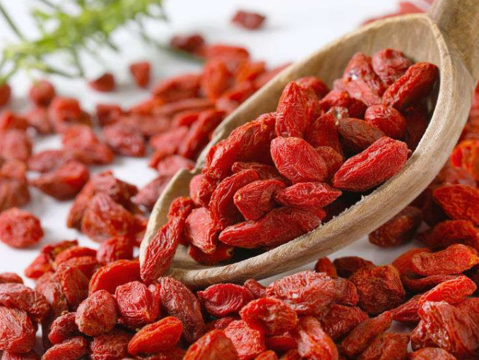 贫血吃枸杞有用吗(枸杞一天吃多少粒最好）