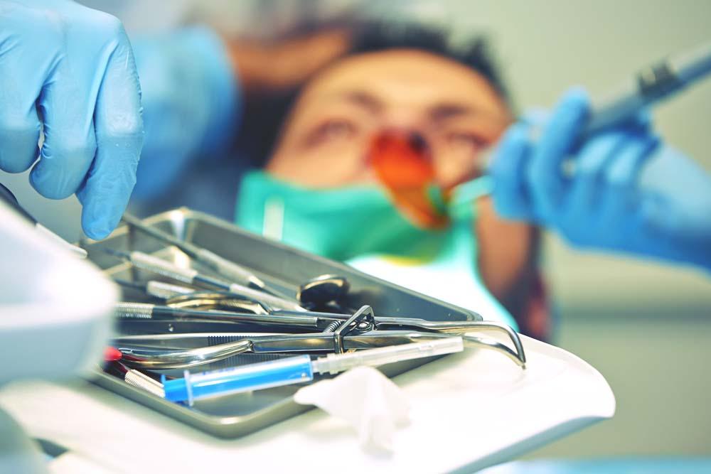 贫血的人可以拔牙吗(拔牙要验血吗）