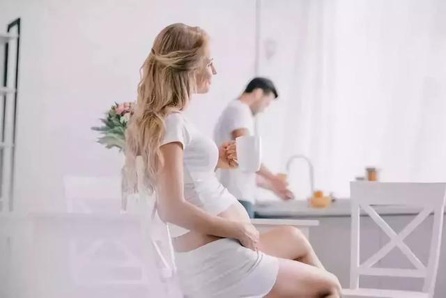 胎动在左边多是男孩吗(为什么左边胎动是女孩）