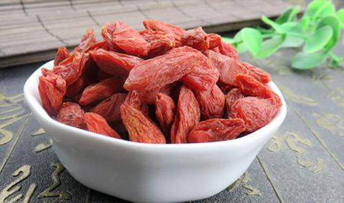 贫血吃枸杞有用吗(枸杞一天吃多少粒最好）