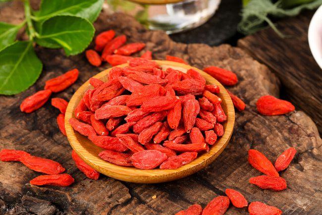 贫血吃枸杞有用吗(枸杞一天吃多少粒最好）