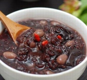 贫血的人吃什么好得快(贫血吃什么东西快速补血）