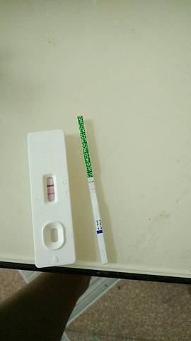 验孕棒十分钟以后显示两条线是怀孕吗(验孕试纸放了半小时又出来第二条杠）