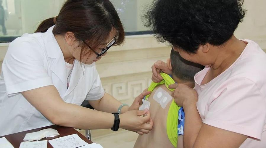 贴三伏贴可以吃火龙果吗(贴三伏贴火辣辣的疼）