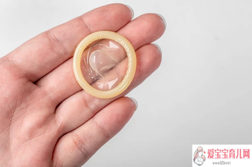 避孕套能100％成功吗(避孕套对女性的伤害有多大）