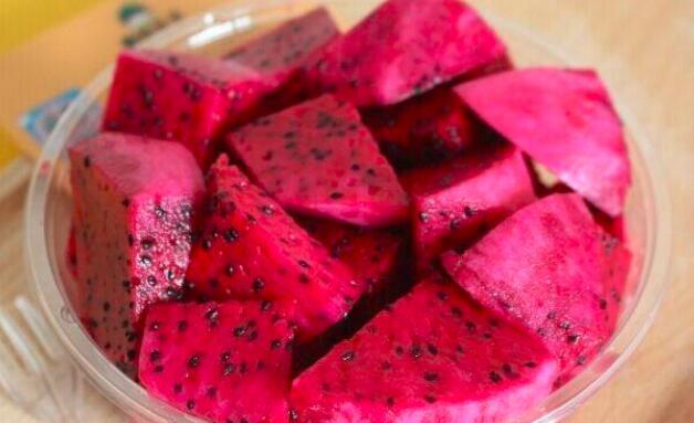 贴三伏贴可以吃火龙果吗(贴三伏贴火辣辣的疼）