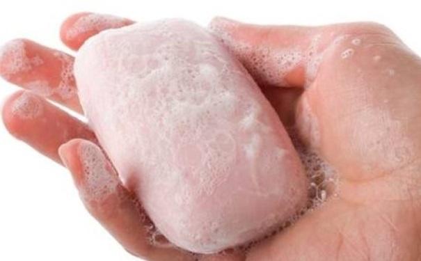 可以用肥皂洗脸吗