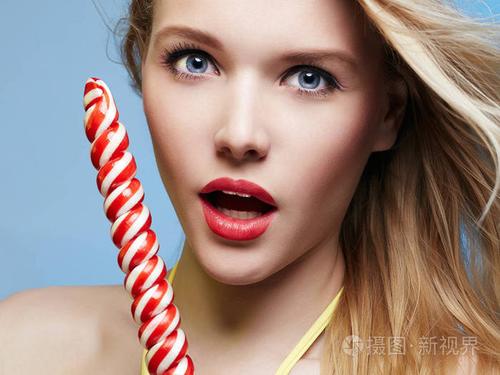吃棒棒糖是什么意思