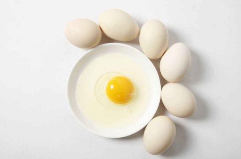 可以吃生鸡蛋吗