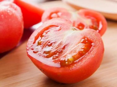 口腔溃疡吃西红柿好不好西红柿能促进溃疡愈合吗?(为什么经常口腔溃疡)